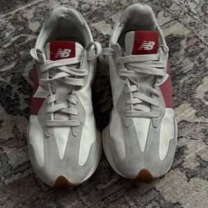 New Balance 327